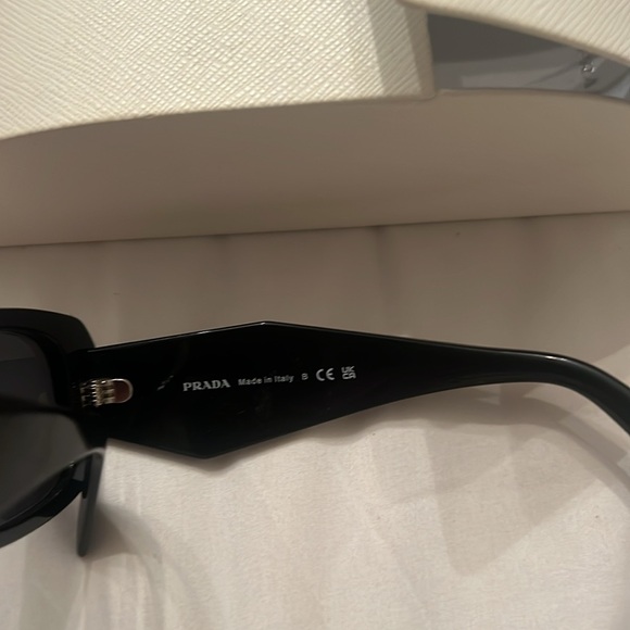 Prada sculpt reo sunglasses - Picture 4 of 7